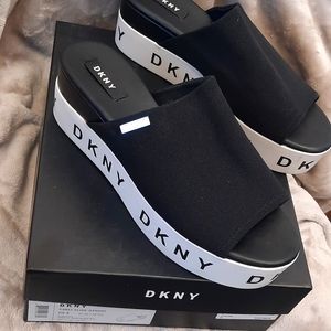 DKNY CARLI SLIDE SANDAL BLACK STRETCH MESH SIZE 9